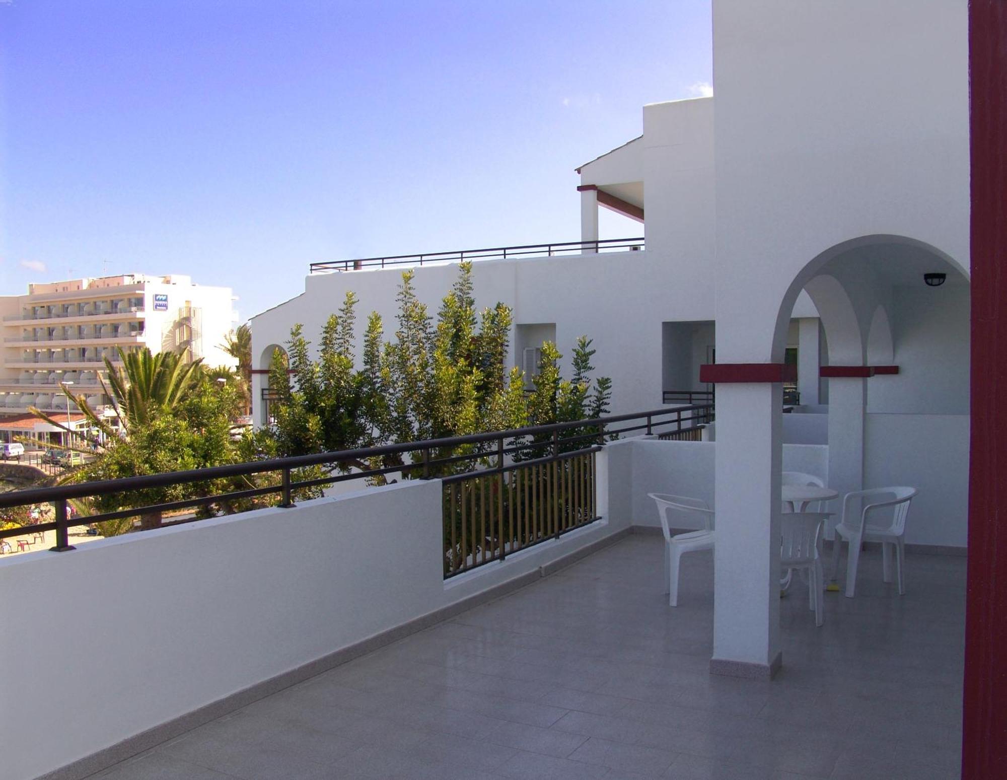 Apartamentos Playa Es Cana Es Canar (Ibiza) Exterior foto